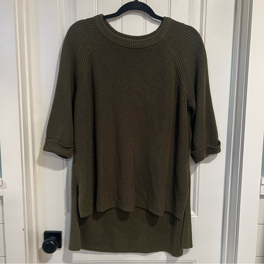 Mote Olive Green High-Low‎ Knit Cuffed Sleeve Sweater. Size Medium.